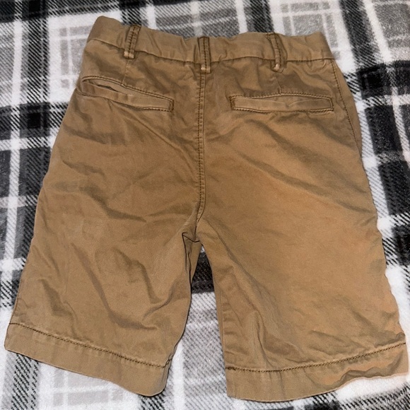 GapKids Lived-in Flat Front Shorts - Picture 4 of 4